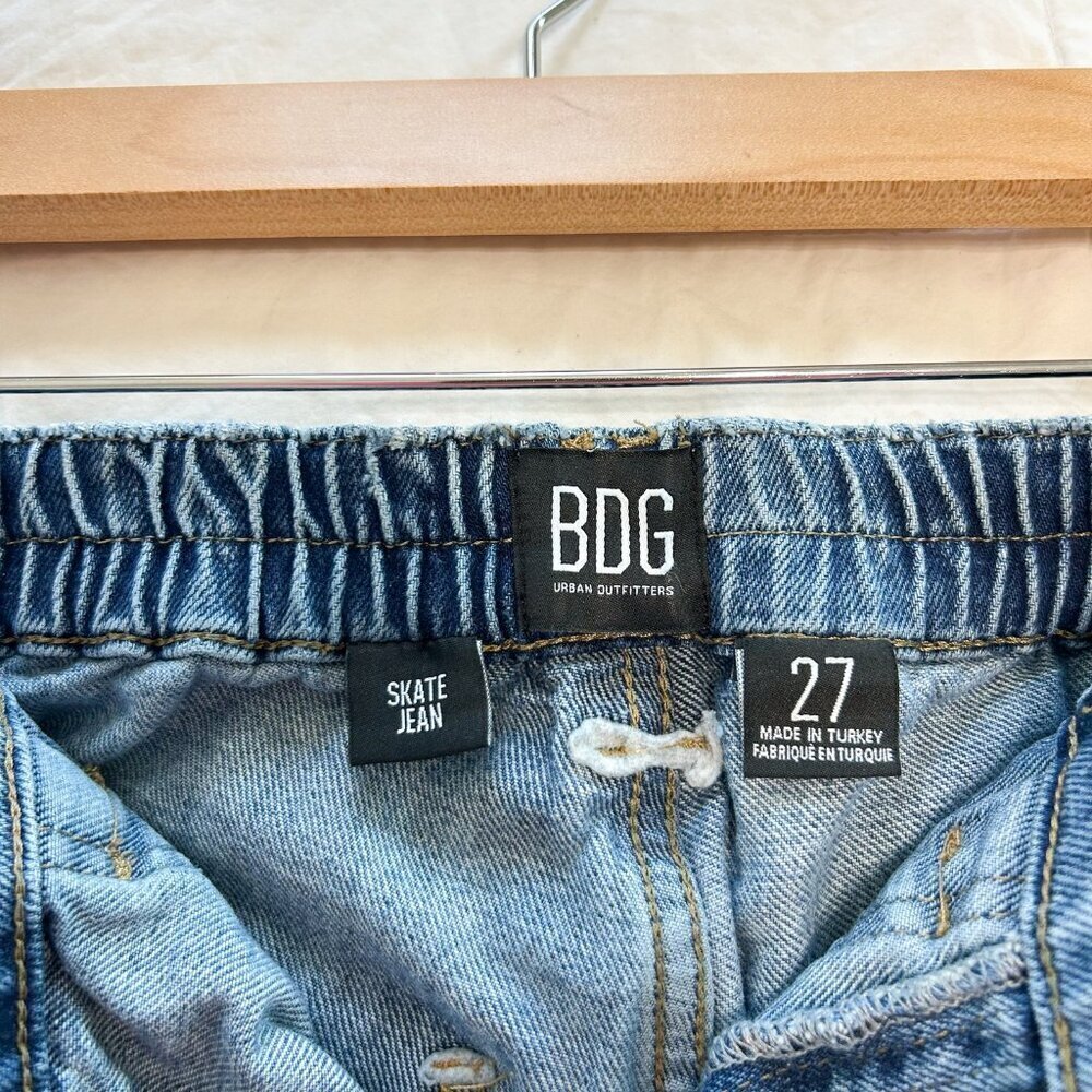NWOT Urban Outfitters BDG Skate Jean Shorts Blue Denim Cargo Style Sz 27 - Picture 3 of 6
